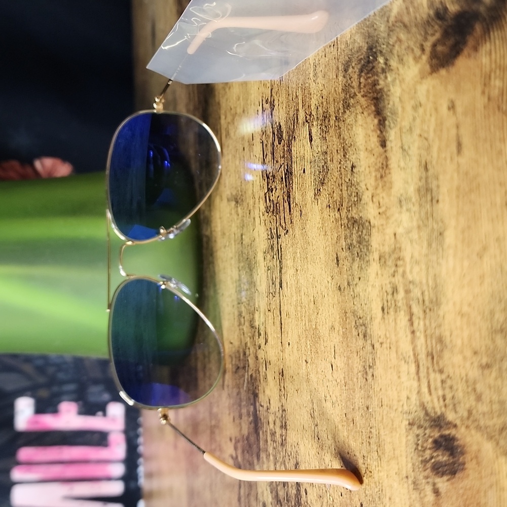 Rayban Aviator Sunglasses- Light Blue (NWOT) - Picture 6 of 7